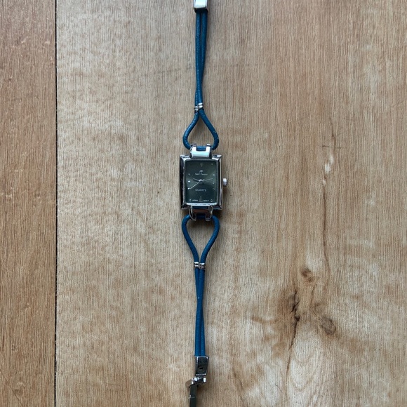 Andre Francois Ladies watch. Worn lightly. - Picture 3 of 5